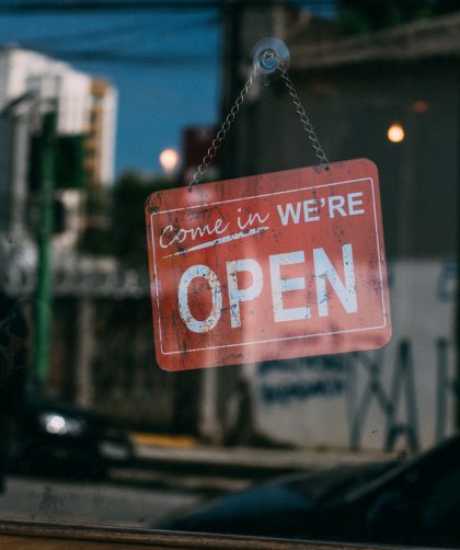 Wakacje - czas odpoczynku? Nie dla złodziei - czyli jak się kradnie na wakacjach 1 - WiadomościHandlowe.com.pl kradzieze w sklepach