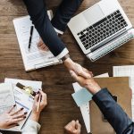 Negocjacje bez planu? To jak granie w ruletkę. Mogą kosztować nawet 60 proc. potencjalnych zysków