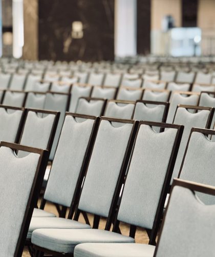 Hotel jako przestrzeń spotkań. Jak zmienia się rola hoteli w świecie konferencji i wydarzeń biznesowych? 10 - WiadomościHandlowe.com.pl Hotel jako przestrzeń spotkań. Jak zmienia się rola hoteli w świecie konferencji i wydarzeń biznesowych?