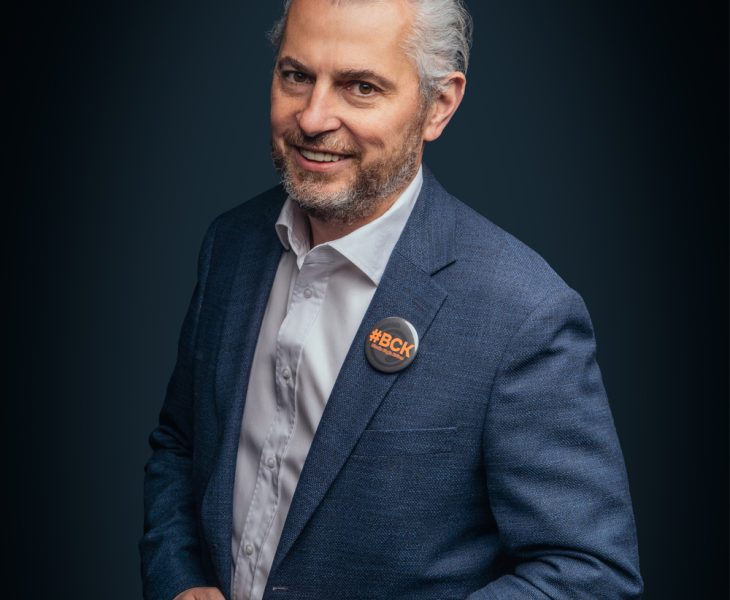 rok-2026-koniec-dzikiego-zachodu-kryptowalut-to-juz-nie-spekulacja-lecz-instytucjonalna-adopcja-komentarz-ekspercki-lukasza-zeligowskiego-kanga-exchange