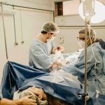 krew-podczas-porodu-ile-tracimy-i-kiedy-to-moze-byc-niebezpieczne