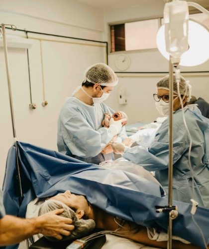 Krew podczas porodu – ile tracimy i kiedy to może być niebezpieczne 7 - WiadomościHandlowe.com.pl krew-podczas-porodu-ile-tracimy-i-kiedy-to-moze-byc-niebezpieczne