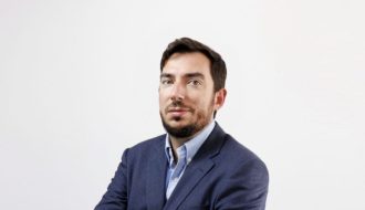 NIEDOCENIENI NA STARCIE, OBOJĘTNI W PRZYSZŁOŚCI – TAK FIRMY TWORZĄ POKOLENIE BEZ ZAANGAŻOWANIA