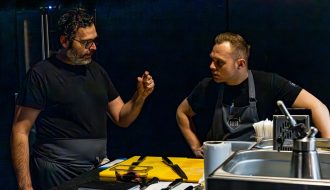 NOWY KONCEPT KULINARNY GWIAZDKOWEGO CHEFA KUCHNI POWSTAJE W STOLICY. CZYM NAS ZASKOCZY ANDREA CAMASTRA?