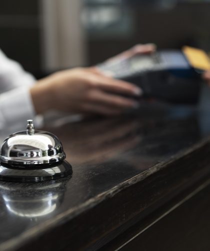 Oszczedzanie na pracownikach W tej branzy to nie do pomyslenia W hotelarstwie nie można oszczędzać na pracownikach - Wiadomości Handlowe