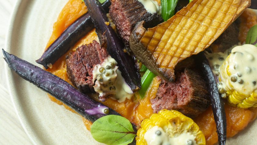 Wegańska restauracja serwuje steki z drukarki 3D - Manna 2 pokazuje, że kuchnia roślinna to doświadczenie nie tylko dla wegan