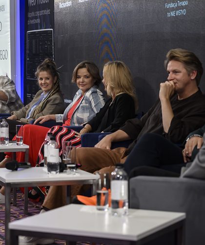Sztuka niesie pomoc – Artyści dla Młodego Pokolenia na jubileuszowej Konferencji WallStreet 30 w Karpaczu 4 - WiadomościHandlowe.com.pl sztuka-niesie-pomoc-artysci-dla-mlodego-pokolenia-na-jubileuszowej-konferencji-wallstreet-30-w-karpaczu