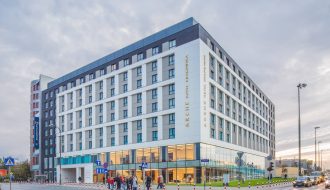 hotel-blisko-lotniska-wybor-czy-koniecznosc