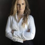 Nowe regulacje AI – koniec z ukrywaniem, że rozmawiamy z maszyną. Komentarz ekspercki Karolina Praszek-Gołębiewska