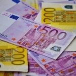 Wakacje po polsku słońce, walizka i… euro w portfelu. Gdzie Polacy wyjeżdżają i jakie waluty kupują najczęściej
