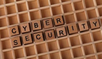 cyberbezpieczenstwo-zaczyna-sie-zanim-powstanie-pierwsza-linia-kodu