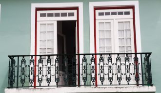 Balkon nalezy do mieszkania czy do wspolnoty Od odpowiedzi zalezy kto zaplaci za remont Balkon należy do mieszkania czy do wspólnoty? Od odpowiedzi zależy, kto zapłaci za remont - Wiadomości Handlowe