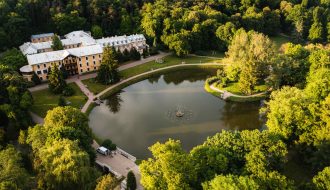 Odpoczynek bez wyjazdu za granicę - dlaczego polskie uzdrowiska wracają do łask?