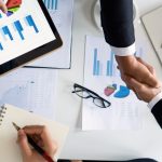 Odpowiedzialny biznes potrzebuje czegos wiecej niz dobrych deklaracji Odpowiedzialny biznes potrzebuje czegoś więcej niż dobrych deklaracji - Wiadomości Handlowe